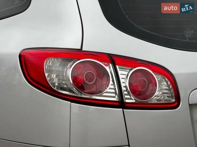 Сірий Хендай Санта Фе, об'ємом двигуна 2.2 л та пробігом 180 тис. км за 11200 $, фото 15 на Automoto.ua