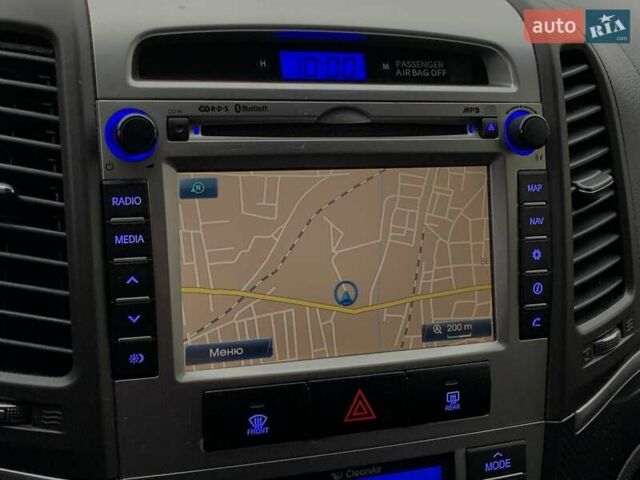 Серый Хендай Санта Фе, объемом двигателя 2.2 л и пробегом 193 тыс. км за 14255 $, фото 52 на Automoto.ua