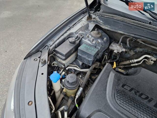 Серый Хендай Санта Фе, объемом двигателя 2.2 л и пробегом 165 тыс. км за 12500 $, фото 46 на Automoto.ua