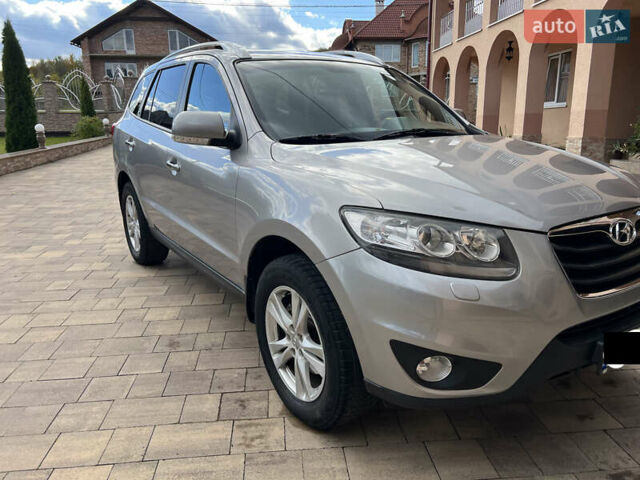 Серый Хендай Санта Фе, объемом двигателя 2.2 л и пробегом 245 тыс. км за 12900 $, фото 12 на Automoto.ua