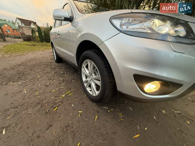 Серый Хендай Санта Фе, объемом двигателя 2.2 л и пробегом 226 тыс. км за 12999 $, фото 15 на Automoto.ua