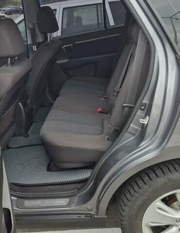 Серый Хендай Санта Фе, объемом двигателя 2.2 л и пробегом 308 тыс. км за 12200 $, фото 10 на Automoto.ua