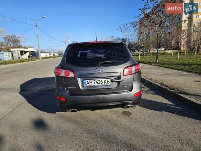 Серый Хендай Санта Фе, объемом двигателя 2.36 л и пробегом 220 тыс. км за 11799 $, фото 7 на Automoto.ua