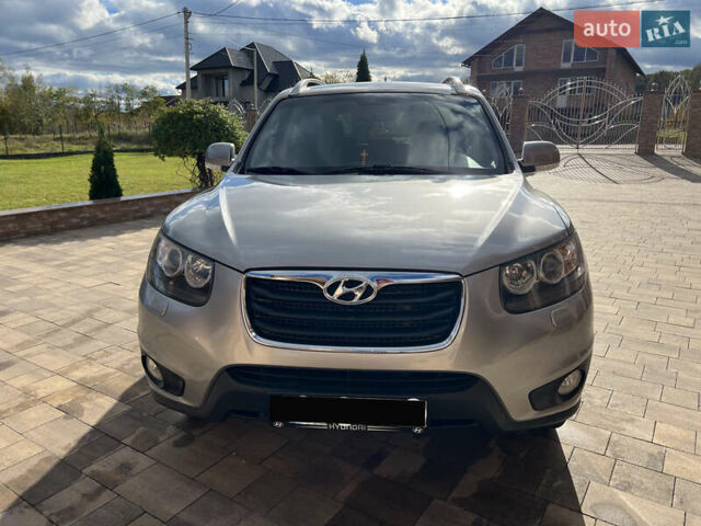 Серый Хендай Санта Фе, объемом двигателя 2.2 л и пробегом 245 тыс. км за 12900 $, фото 6 на Automoto.ua
