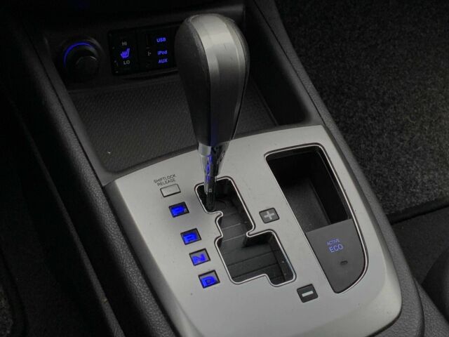 Серый Хендай Санта Фе, объемом двигателя 2.2 л и пробегом 193 тыс. км за 14255 $, фото 19 на Automoto.ua