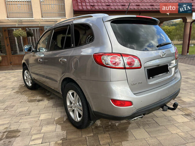 Серый Хендай Санта Фе, объемом двигателя 2.2 л и пробегом 245 тыс. км за 12900 $, фото 10 на Automoto.ua