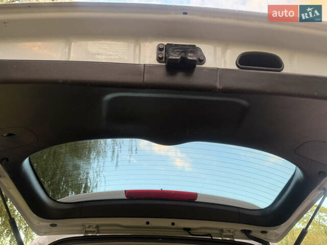 Серый Хендай Санта Фе, объемом двигателя 2.2 л и пробегом 226 тыс. км за 12999 $, фото 44 на Automoto.ua