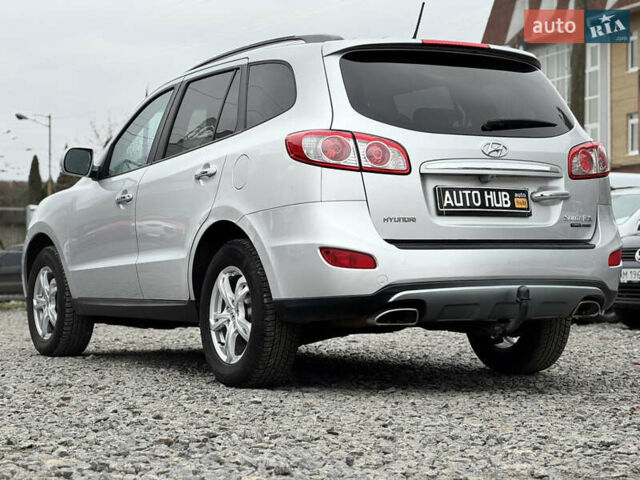 Серый Хендай Санта Фе, объемом двигателя 2.2 л и пробегом 200 тыс. км за 11000 $, фото 9 на Automoto.ua