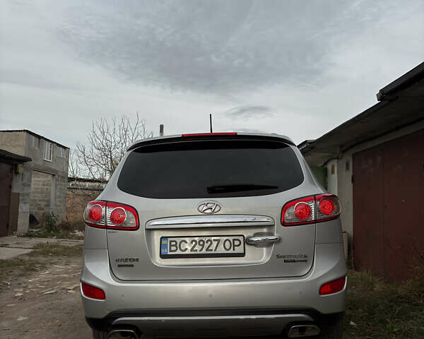 Серый Хендай Санта Фе, объемом двигателя 2.2 л и пробегом 258 тыс. км за 12200 $, фото 2 на Automoto.ua