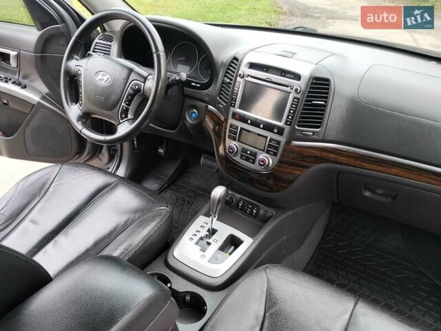 Сірий Хендай Санта Фе, об'ємом двигуна 2.2 л та пробігом 162 тис. км за 13500 $, фото 3 на Automoto.ua