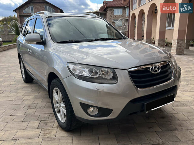 Серый Хендай Санта Фе, объемом двигателя 2.2 л и пробегом 245 тыс. км за 12900 $, фото 7 на Automoto.ua