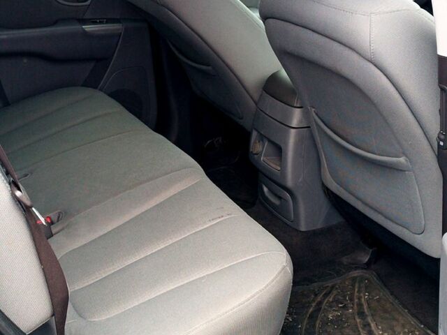 Серый Хендай Санта Фе, объемом двигателя 2.4 л и пробегом 185 тыс. км за 9500 $, фото 3 на Automoto.ua