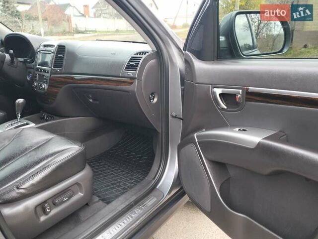 Сірий Хендай Санта Фе, об'ємом двигуна 2.2 л та пробігом 162 тис. км за 13500 $, фото 28 на Automoto.ua