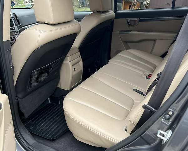 Хендай Санта Фе 2011 в Понинка на Automoto.ua Серый Хендай Санта Фе, объемом двигателя 2.2 л и пробегом 194 тыс. км за 13000 $, фото 7 на Automoto.ua