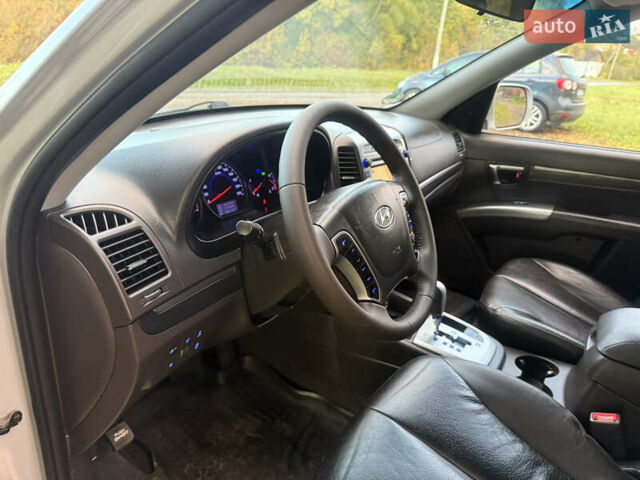 Серый Хендай Санта Фе, объемом двигателя 2.2 л и пробегом 226 тыс. км за 12999 $, фото 37 на Automoto.ua