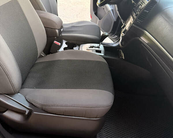 Хендай Санта Фе 2011 в Львове на Automoto.ua Серый Хендай Санта Фе, объемом двигателя 2.2 л и пробегом 268 тыс. км за 12200 $, фото 28 на Automoto.ua