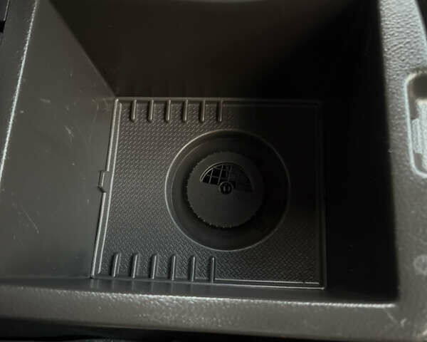 Серый Хендай Санта Фе, объемом двигателя 2.2 л и пробегом 226 тыс. км за 12999 $, фото 71 на Automoto.ua