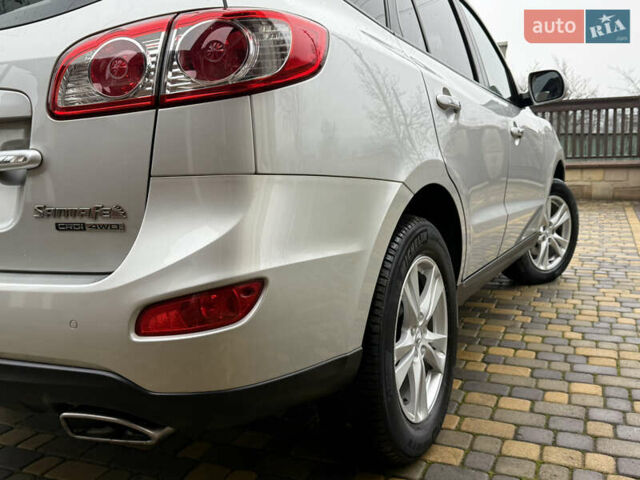 Серый Хендай Санта Фе, объемом двигателя 2.2 л и пробегом 148 тыс. км за 12950 $, фото 16 на Automoto.ua