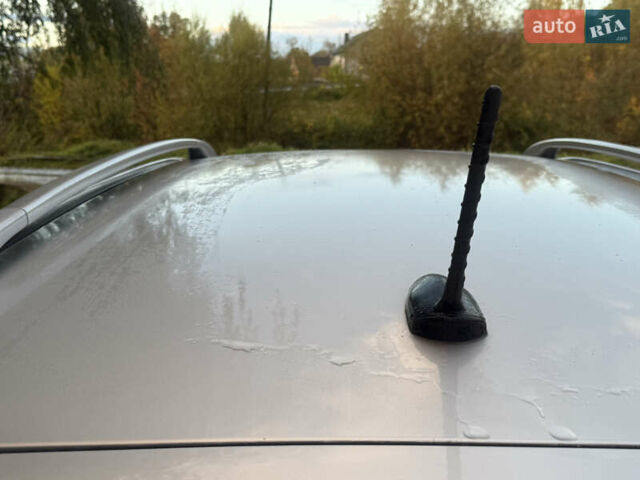 Серый Хендай Санта Фе, объемом двигателя 2.2 л и пробегом 226 тыс. км за 12999 $, фото 24 на Automoto.ua