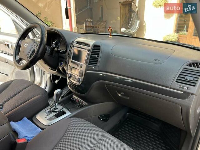 Серый Хендай Санта Фе, объемом двигателя 2.2 л и пробегом 245 тыс. км за 12900 $, фото 23 на Automoto.ua