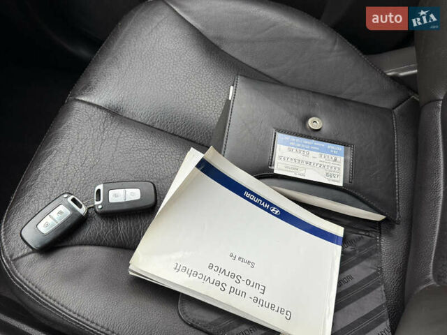 Серый Хендай Санта Фе, объемом двигателя 2.2 л и пробегом 148 тыс. км за 12950 $, фото 43 на Automoto.ua