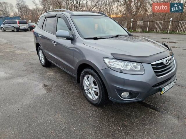 Серый Хендай Санта Фе, объемом двигателя 2.2 л и пробегом 165 тыс. км за 12500 $, фото 2 на Automoto.ua