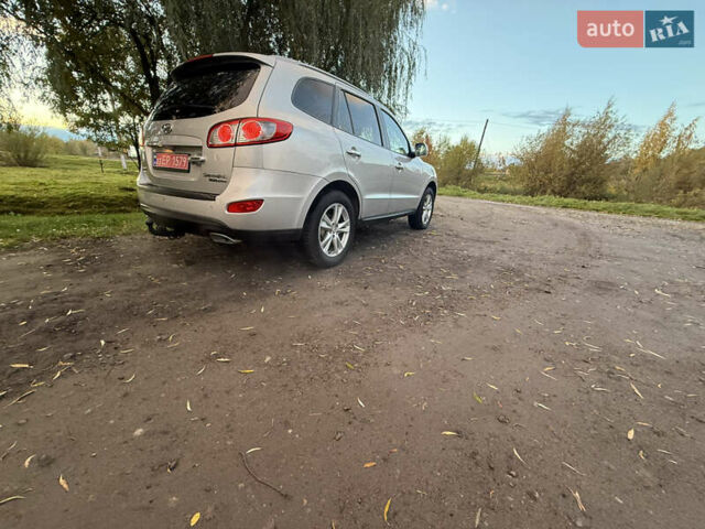 Серый Хендай Санта Фе, объемом двигателя 2.2 л и пробегом 226 тыс. км за 12999 $, фото 11 на Automoto.ua