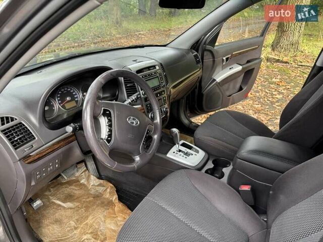 Хендай Санта Фе 2011 в Виннице на Automoto.ua Серый Хендай Санта Фе, объемом двигателя 2.2 л и пробегом 222 тыс. км за 12800 $, фото 12 на Automoto.ua