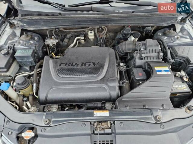 Серый Хендай Санта Фе, объемом двигателя 2.2 л и пробегом 165 тыс. км за 12500 $, фото 49 на Automoto.ua