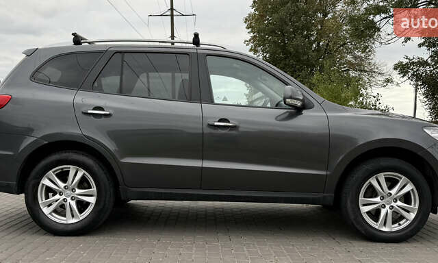 Хендай Санта Фе 2011 у Вінниці на Automoto.ua Сірий Хендай Санта Фе, об'ємом двигуна 2.2 л та пробігом 219 тис. км за 11300 $, фото 1 на Automoto.ua