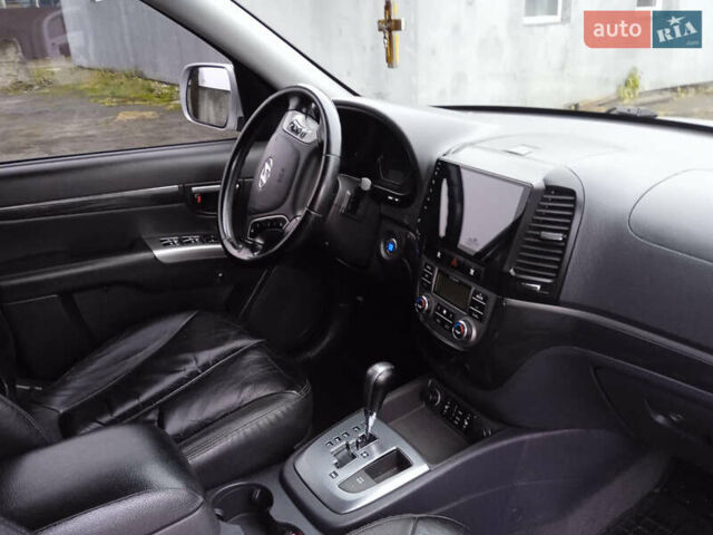 Сірий Хендай Санта Фе, об'ємом двигуна 2.2 л та пробігом 229 тис. км за 14000 $, фото 13 на Automoto.ua