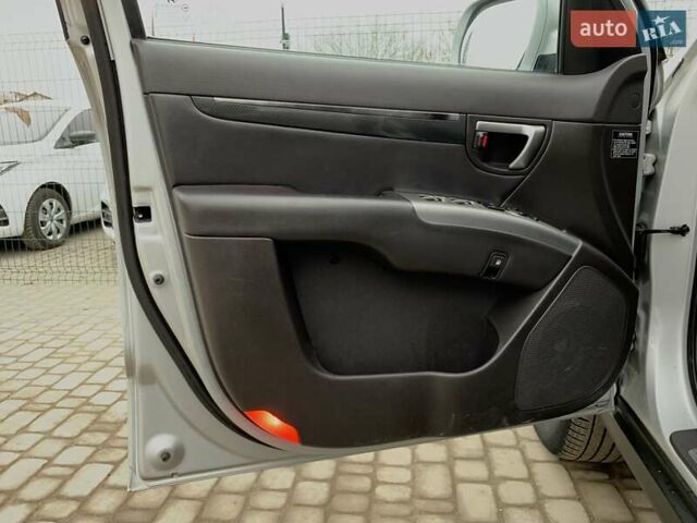 Серый Хендай Санта Фе, объемом двигателя 2.2 л и пробегом 193 тыс. км за 14255 $, фото 23 на Automoto.ua