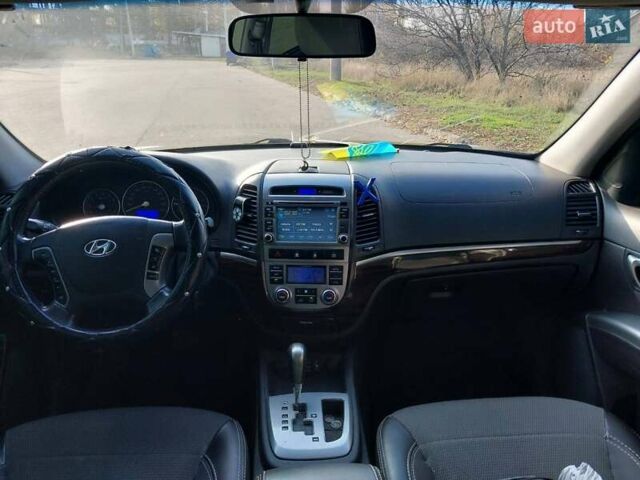 Сірий Хендай Санта Фе, об'ємом двигуна 2.36 л та пробігом 208 тис. км за 12500 $, фото 10 на Automoto.ua