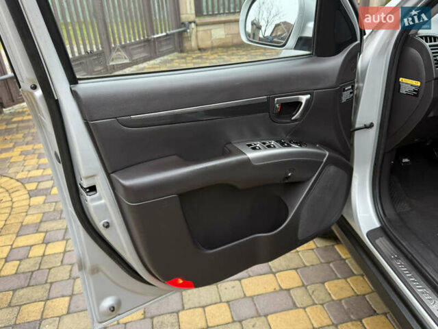 Серый Хендай Санта Фе, объемом двигателя 2.2 л и пробегом 148 тыс. км за 12950 $, фото 36 на Automoto.ua