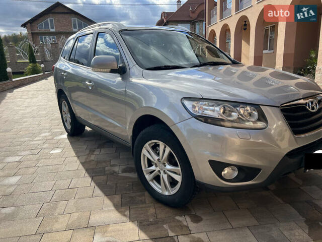 Серый Хендай Санта Фе, объемом двигателя 2.2 л и пробегом 245 тыс. км за 12900 $, фото 17 на Automoto.ua