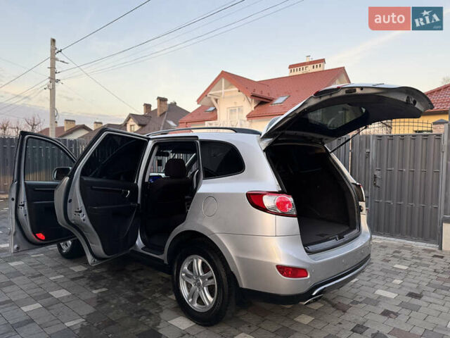 Серый Хендай Санта Фе, объемом двигателя 2.2 л и пробегом 191 тыс. км за 12900 $, фото 35 на Automoto.ua