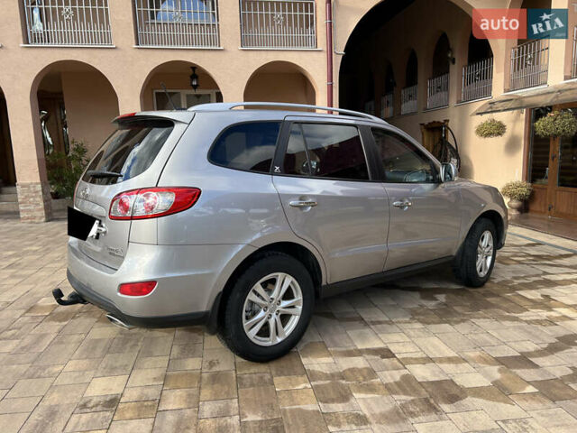 Серый Хендай Санта Фе, объемом двигателя 2.2 л и пробегом 245 тыс. км за 12900 $, фото 9 на Automoto.ua