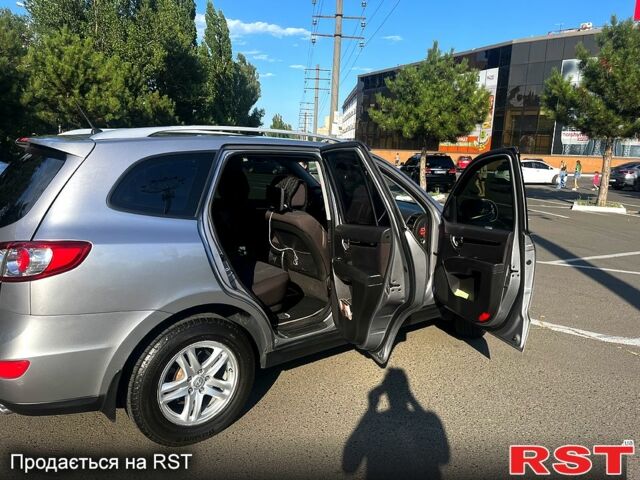 Серый Хендай Санта Фе, объемом двигателя 2.2 л и пробегом 114 тыс. км за 12100 $, фото 5 на Automoto.ua