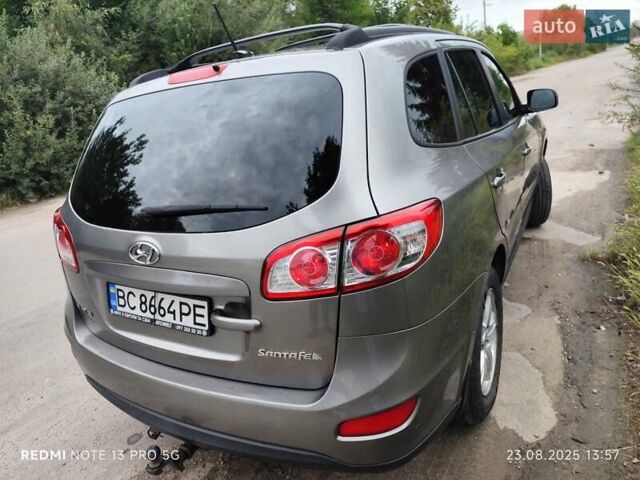 Сірий Хендай Санта Фе, об'ємом двигуна 2.4 л та пробігом 230 тис. км за 10300 $, фото 5 на Automoto.ua