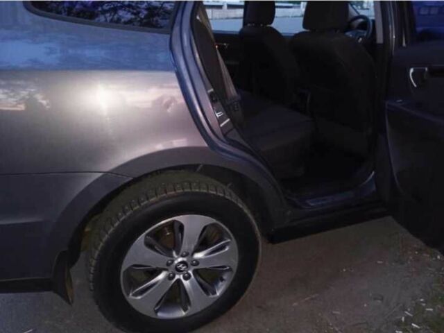 Сірий Хендай Санта Фе, об'ємом двигуна 2.2 л та пробігом 440 тис. км за 11000 $, фото 14 на Automoto.ua