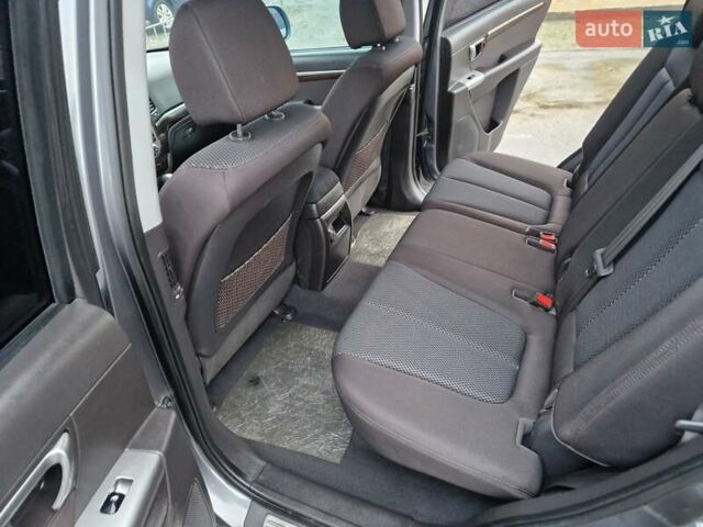 Серый Хендай Санта Фе, объемом двигателя 2.2 л и пробегом 165 тыс. км за 12500 $, фото 41 на Automoto.ua