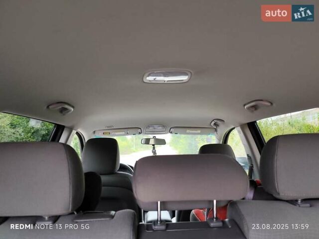 Сірий Хендай Санта Фе, об'ємом двигуна 2.4 л та пробігом 230 тис. км за 10300 $, фото 9 на Automoto.ua