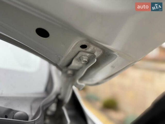 Серый Хендай Санта Фе, объемом двигателя 2.2 л и пробегом 148 тыс. км за 12950 $, фото 76 на Automoto.ua