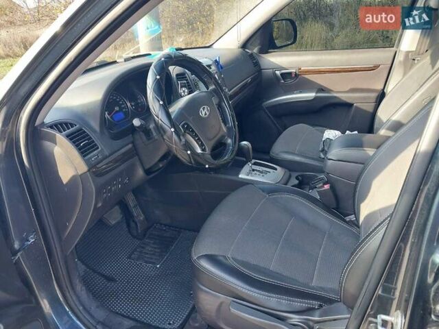 Сірий Хендай Санта Фе, об'ємом двигуна 2.36 л та пробігом 208 тис. км за 12500 $, фото 8 на Automoto.ua