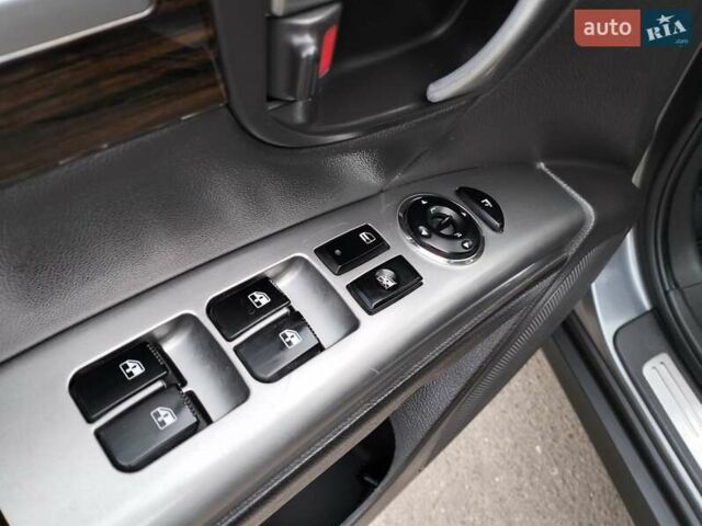 Сірий Хендай Санта Фе, об'ємом двигуна 2.2 л та пробігом 162 тис. км за 13500 $, фото 16 на Automoto.ua