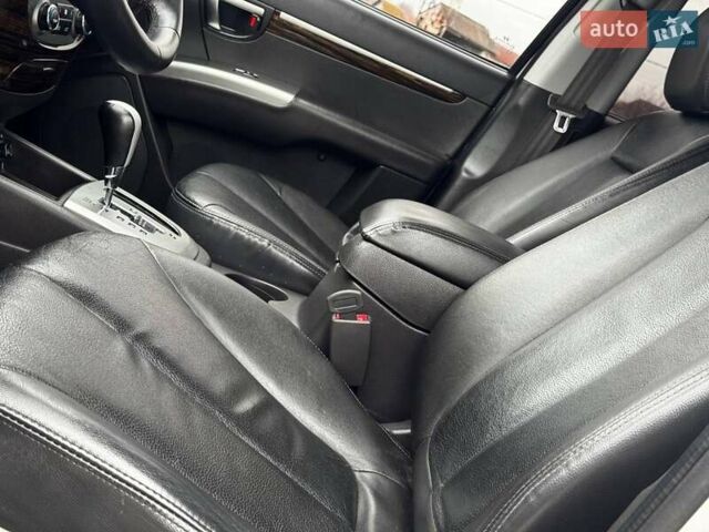 Сірий Хендай Санта Фе, об'ємом двигуна 2.2 л та пробігом 180 тис. км за 11200 $, фото 21 на Automoto.ua