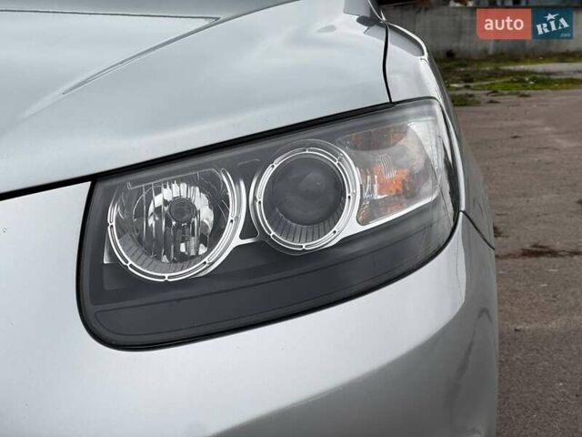 Сірий Хендай Санта Фе, об'ємом двигуна 2.2 л та пробігом 180 тис. км за 11200 $, фото 3 на Automoto.ua