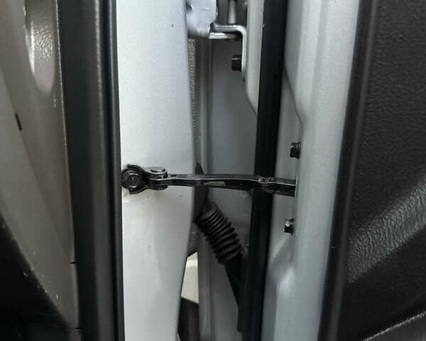 Серый Хендай Санта Фе, объемом двигателя 2.2 л и пробегом 226 тыс. км за 12999 $, фото 76 на Automoto.ua