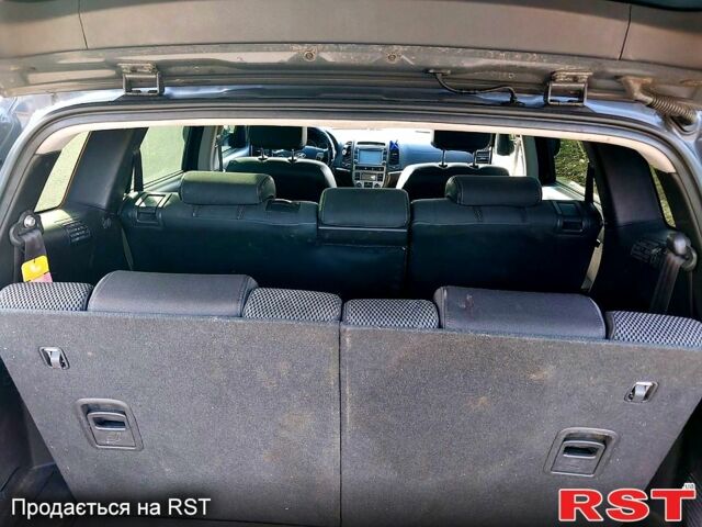 Сірий Хендай Санта Фе, об'ємом двигуна 2.4 л та пробігом 208 тис. км за 12500 $, фото 13 на Automoto.ua