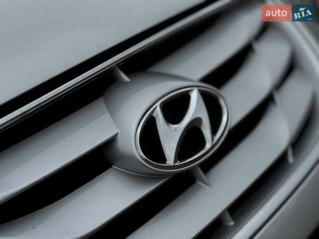 Сірий Хендай Санта Фе, об'ємом двигуна 2.2 л та пробігом 180 тис. км за 11200 $, фото 9 на Automoto.ua